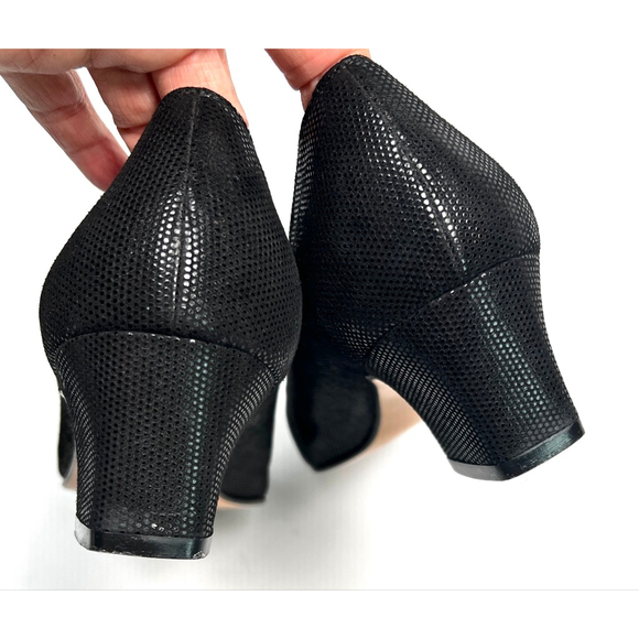 Ferragamo Womans Pumps Black Textured Heels Size 9.5 AA Narrow - Picture 7 of 7